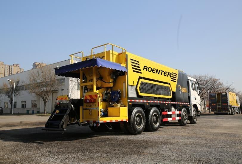 SRO5312TFC-13 Micro Surfacing Paver Slurry Paver Truck.